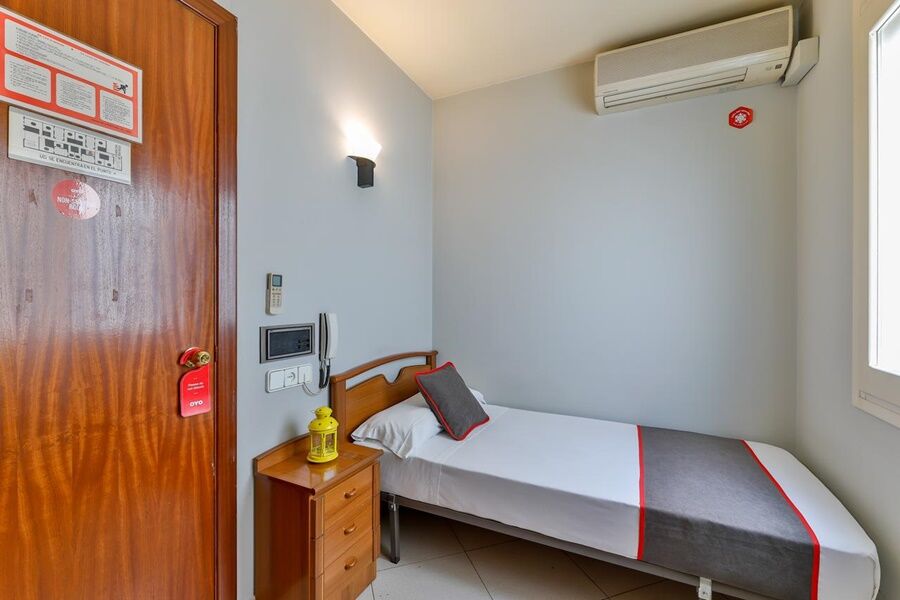 Oyo Hotel Can Peixan Alcarraz Exteriör bild